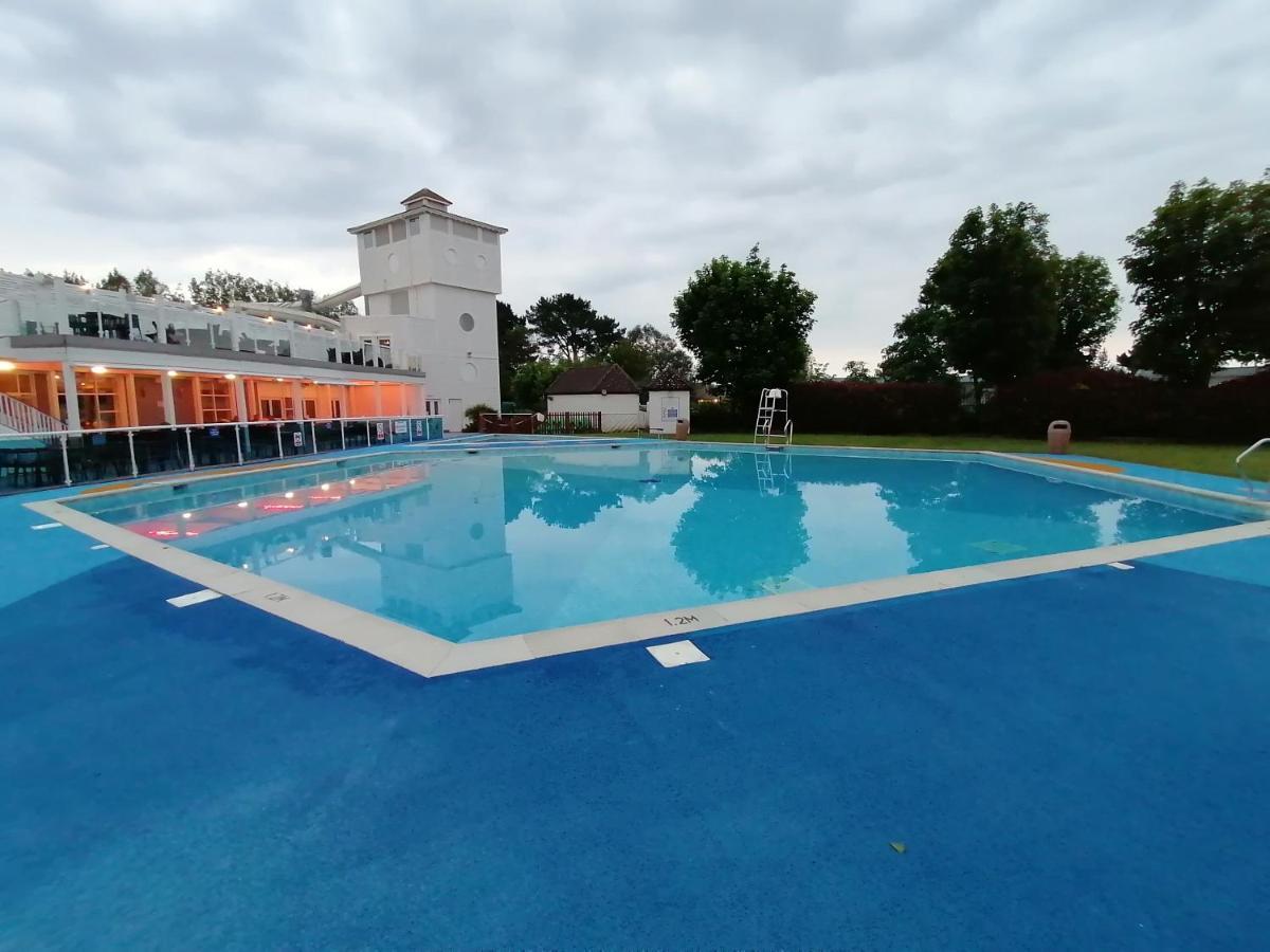 Haven Rockley Park,Lytchett Bay View Hotel Poole Exterior foto