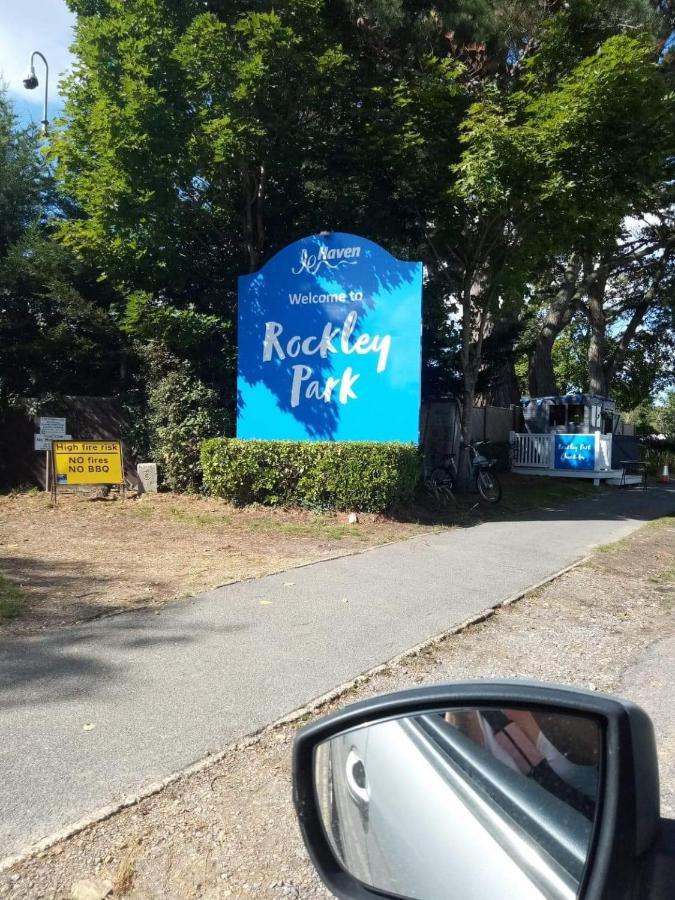Haven Rockley Park,Lytchett Bay View Hotel Poole Exterior foto